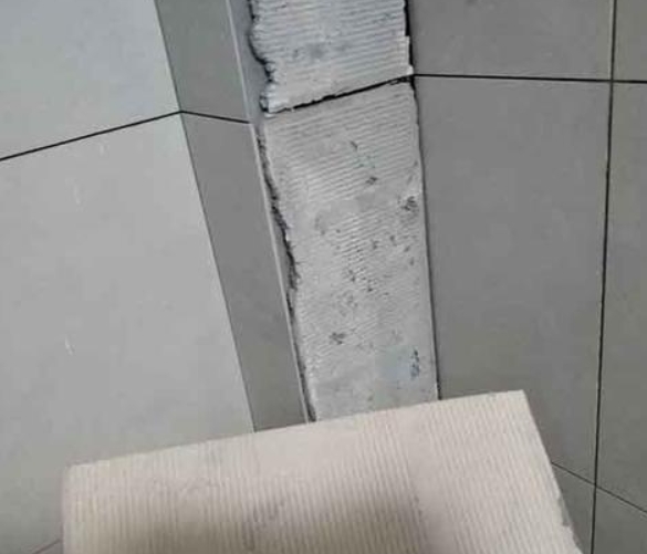 丰宁瓷砖空鼓维修公司分享下厨房瓷砖脱落的补救措施。